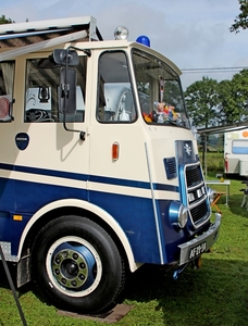 IMG_9218_DAF-A1300BA360_brandweer-kampeerwagen_blauw&wit_1969_6ci