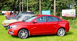 IMG_9227_Awto-WAS_Lada-Vesta-sedan_rood_2015–2022_1-LKL-617