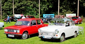 IMG_9256_Lada-QQQ-sedan_rood_WO-LS-87-H___Trabant-601_grijs_DO-I-