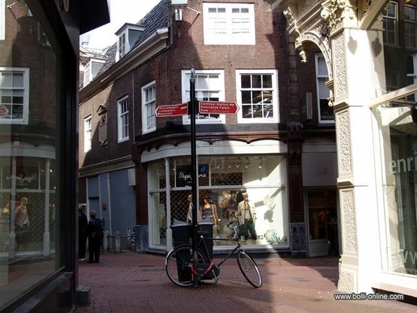 Amsterdam 32 (Small) (Small)