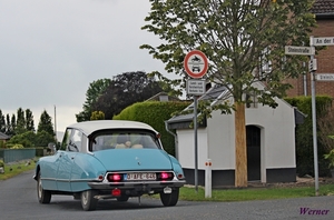 K054_IMG_8204_2024-07-03-wo_Maastour_Citroen-DS-20_blauw&wit_O-AF