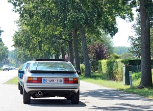 L47_IMG_8527_vvk-Apen_onderweg_Porsche-924S_zilver_O-AHK-110