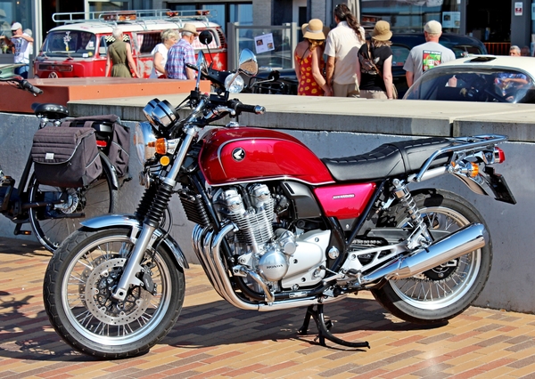 L65_IMG_8733_vvk-apen_Wenduine_Honda-CB-1100_rood