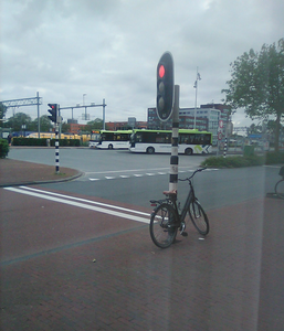 de bussen aan het station