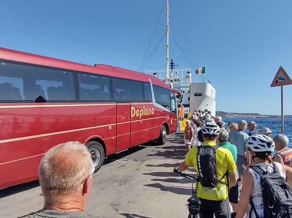 intersoc sardini reisduiveltje italie cultuurvakantie