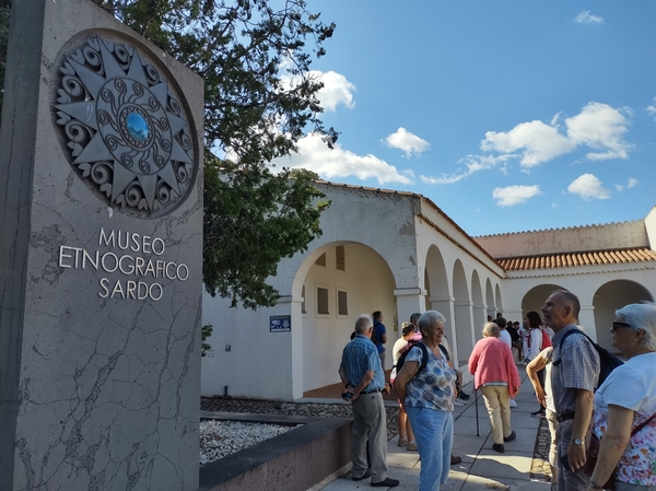 intersoc sardini reisduiveltje italie cultuurvakantie