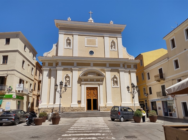 intersoc sardini reisduiveltje italie cultuurvakantie