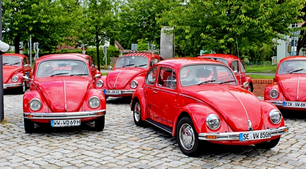 IMG_4823_2024-06-15_Einbeck_samtrote-VW-Kever-Kaefer