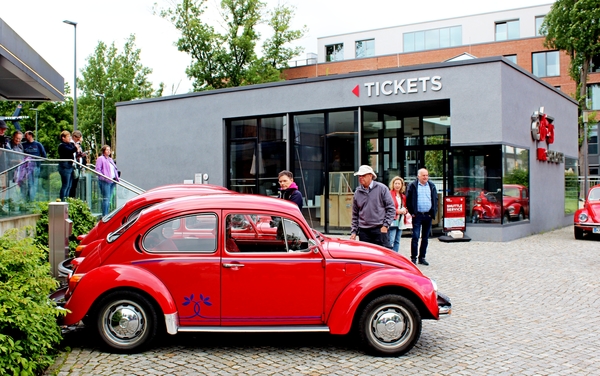 IMG_4825_2024-06-15_Einbeck_samtrote-VW-Kever-Kaefer