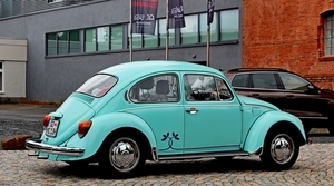 IMG_4833_2024-06-15_Einbeck_samtrote-VW-Kever-Kaefer=BLAUW