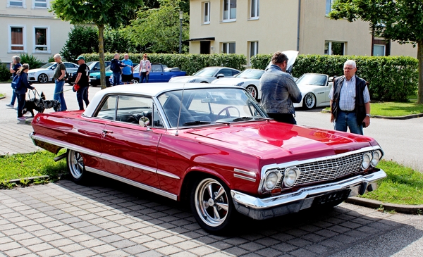 IMG_5406_Kaffee&Karossen_Chevrolet-impala_rood&wit_EIN-0701