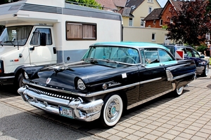 IMG_5421_Kaffee&Karossen_1955-Ford-Mercury-Montclair1_zwart&groen
