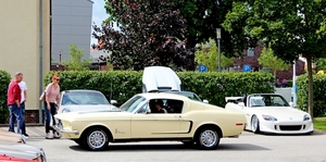IMG_5419_Kaffee&Karossen_Ford-Mustang_geel___Honda-S2000-wit