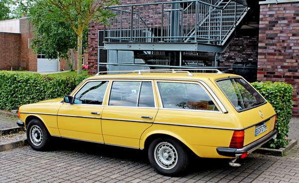 IMG_5518_Kaffee&Karossen_Mercedes-W123-T-model-Kombi_1975-1986_ge