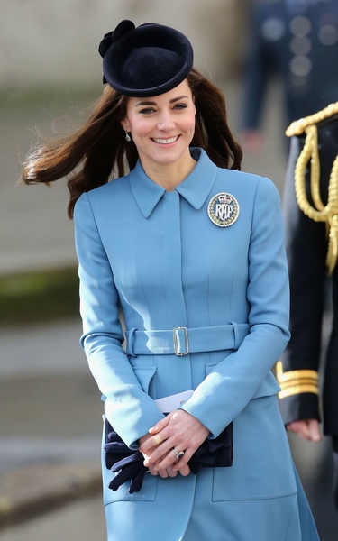 85e26b9db88c8646b4f1bc02e82051a4--kate-middleton-outfits-kate-mid