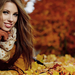 herfst-achtergrond-met-een-vrouw-hd-herfst-wallpaper