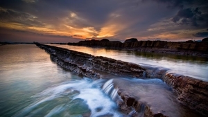 Breakwater_1366x768_laptop