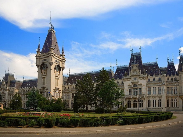 paleis-van-cultuur-hdr-fotos-iasi-roemenie-achtergrond