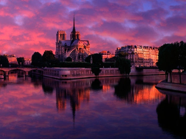 notre-dame-at-sunrise-paris-france