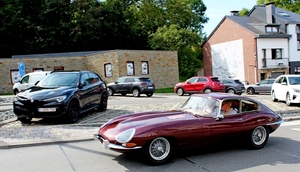 IMG_9806_2024-09-07-za_RAMc_Houffalize_Jaguar-E_bordeaux