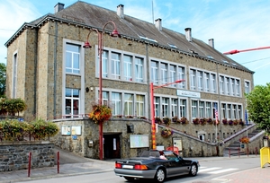 IMG_9772_2024-09-07-za_RAMc_Houffalize_ecole_Mercedes-R129_zwart&
