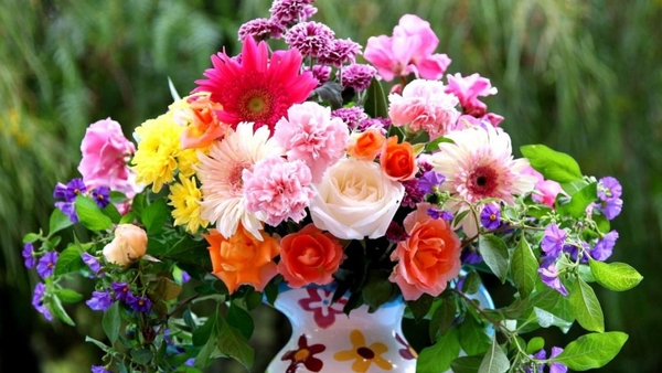 mix-flowers-bouquet-1024x576