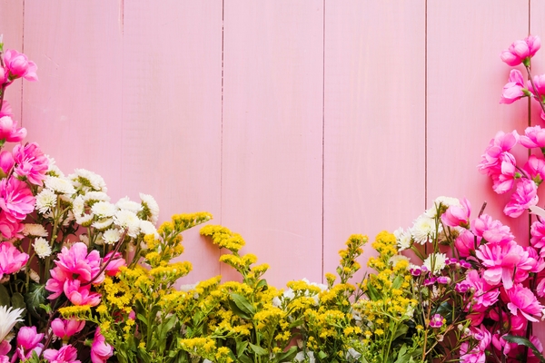 wooden-background-pink-rozovyi-floral-fon-spring-flowers-tsv