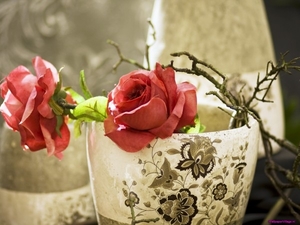 roses-in-a-mug_376903098