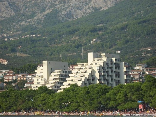 Bosnië 14   Makarska-Hotel_Meteor (Small)