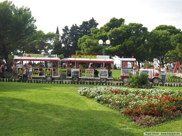 Bosnië 19   Makarska-Park (Small)