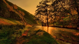 river_lighting_trees_evening_beams_shadows_mountains_reflection_5