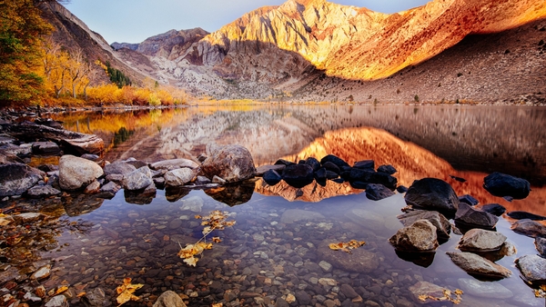 wallpapersden.com_convict-lake-autumn_3840x2160