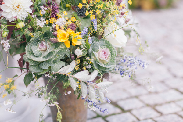 October-ceremony-flowers__kelly-kollar-1024x683