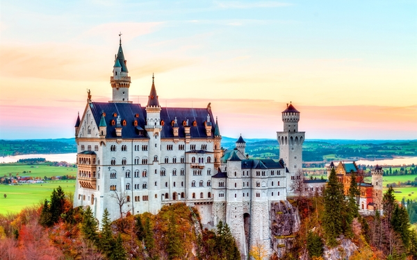 Neuschwanstein-Castle-Bavaria-Germany-autumn_1920x1200