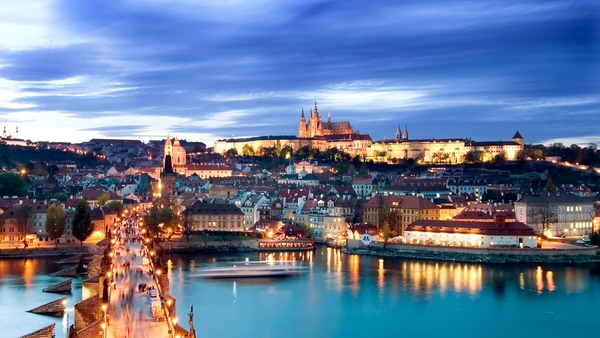 Prague-Czech-Republic-Charles-Bridge-river-city-night-view-lights