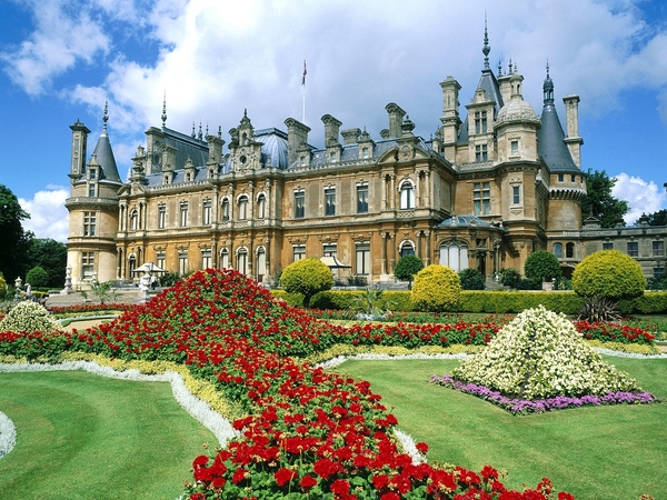 waddesdon_manor_england-1600x1200