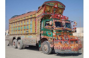 seni-lukis-truk-pakistan