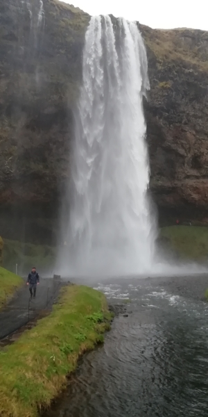 2E Seljalandfoss IMG_20250505_115514