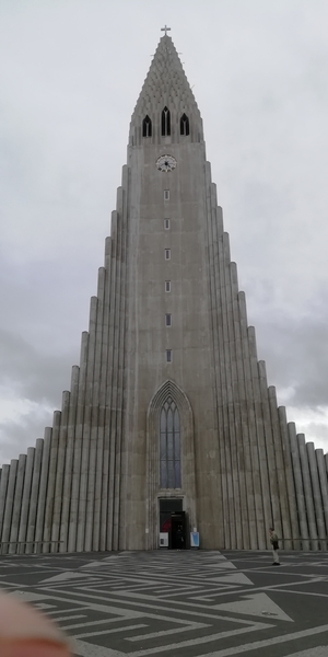 4 Reykjavik Hallgrimskirkja (grote kerk) IMG_20250506_164037