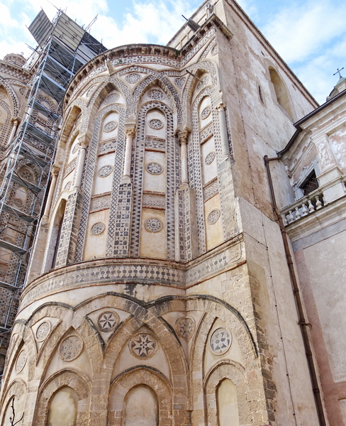 DSC01515Monreale - katedra Santa Maria Nuova - zdobiona lawą