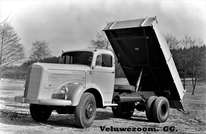 MERCEDES-BENZ-LAK315.