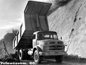 MERCEDES-BENZ-LK2624.