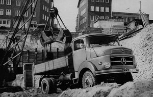 MERCEDES-BENZ-LAK328.