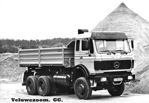 MERCEDES-BENZ-2635AK.