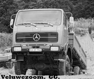 MERCEDES-BENZ-
