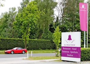 IMG_3740_2025-05-18-zo_Klokken-rit_07u45_rode-auto-staat-klaar