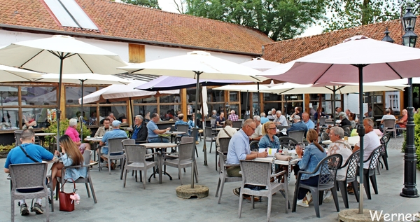 31_IMG_8165_vvk-Beringen_2025-07-13_Ardennenrit_ontbijtterras