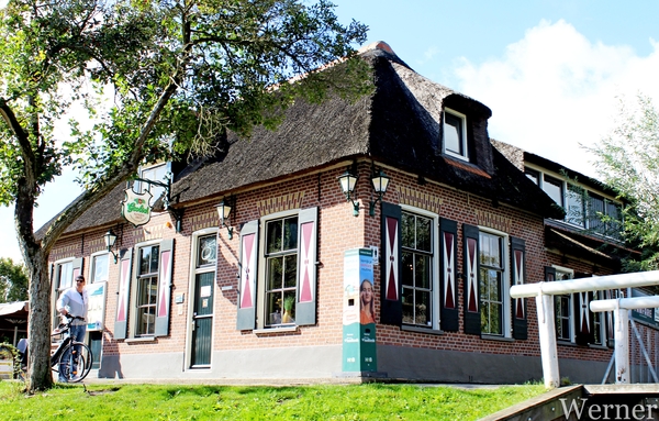 IMG_3117-12d_RAMc_Weekend-Giethoorn_2025-09-13-za_tussenstop_Giet