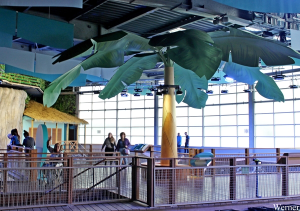 IMG_3874-12d_2025-09-18-do_vvk-Mech_2caps_Nausicaá_waar-is-Gaby