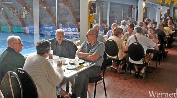 IMG_8265_vvk-Apen_tZeetje_2025-08-10-zo_tennis@borgerweert_ontbij